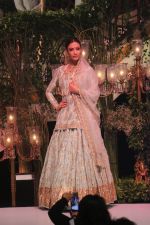 Model walk The Ramp As ShowStopper For Designer Vikram Phadnis To Showcase Collection Shaadi on 24th Oct 2018 (16)_5bd190c7ab39c.JPG