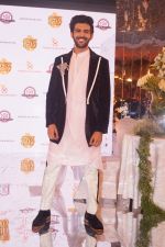 Kartik Aaryan as Showstopper for Manish Malhotra_s Buy Now,See Now Collection on 25th Oct 2018 (61)_5bd2be8f3f096.JPG