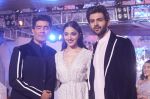 Kartik Aaryan, Kiara Advani as Showstoppers for Manish Malhotra_s Buy Now,See Now Collection on 25th Oct 2018 (2)_5bd2be9a6917d.JPG