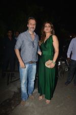 Raveena Tandon spotted with family at Pali Bhavan restaurant in bandra on 25th Oct 2018 (6)_5bd2c4f40b4a3.JPG