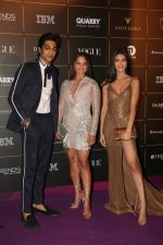 Alanna Panday, Deanne Pandey, Ahaan Panday at The Vogue Women Of The Year Awards 2018 on 27th Oct 2018 (274)_5bd6d062732fb.JPG