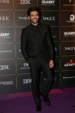 Kartik Aaryan at The Vogue Women Of The Year Awards 2018 on 27th Oct 2018 (196)_5bd6d4e5a8714.JPG