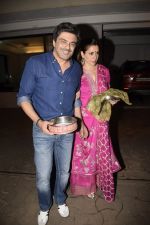 Sameer Soni, Neelam Kothari spotted at Anil Kapoor_s house for Karvachauth celebration in Juhu on 27th Oct 2018 (98)_5bd6bf484a0e1.JPG