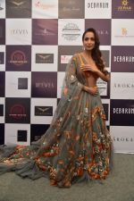 Malaika Arora Walk The Ramp As ShowStopper For Designer Kehia At The Wedding Junction Show on 28th Oct 2018  (8)_5bd81c4572f47.JPG