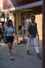 Gurmeet Chaudhary & wife spotted at juhu on 29th Oct 2018 (5)_5bd94be2a9d24.JPG