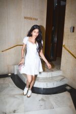 Janhvi Kapoor, Khushi Kapoor Spotted At Manish Malhotra_s House In Bandra on 30th Oct 2018 (15)_5bd9514a91df3.jpg