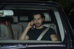 Varun Dhawan spotted at Maddock films office in bandra on 30th Oct 2018 (6)_5bd953a5a2df5.JPG