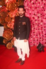 Nakuul Mehta at the Red Carpet of Lux Golden Rose Awards 2018 on 18th Nov 2018 (13)_5bf3a7ff82f10.jpg