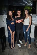 Tara Sutaria, Ananya Pandey,Punit Malhotra at Tara Sutaria's Birthday Party in The Daily Bar, Bandra on 18th Nov 2018