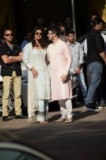 Priyanka  Chopra and Nick Jonas posing for media after finishing their wedding puja at her Versova House on 28th Nov 2018 (27)_5bff91b7615e2.JPG
