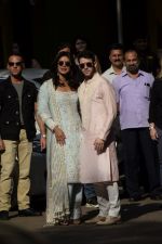 Priyanka  Chopra and Nick Jonas posing for media after finishing their wedding puja at her Versova House on 28th Nov 2018 (63)_5bff91d5756a6.JPG