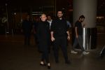 Goldie Behl with Sonali Bendre returns from USA after her treatment on 2nd Dec 2018 (19)_5c076d3622073.JPG