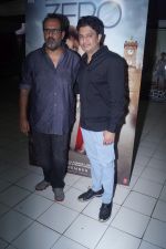 Anand L Rai, Bhushan Kumar at the Song Launch Husn Parcham from Film Zero on 12th Dec 2018 (8)_5c11fd8e2de54.JPG