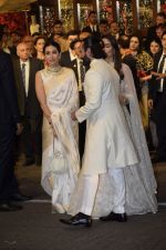 Kareena Kapoor, Saif Ali Khan at Isha Ambani and Anand Piramal_s wedding on 12th Dec 2018 (24)_5c1215d765179.JPG