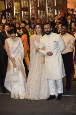 Kareena Kapoor, Saif Ali Khan, Karisma Kapoor at Isha Ambani and Anand Piramal's wedding on 12th Dec 2018