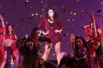 Katrina Kaif at the Song Launch Husn Parcham from Film Zero on 12th Dec 2018 (27)_5c11fe09b8433.JPG