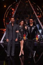 Ranveer Singh, Sara Ali Khan, Rohit Shetty At the Promotion of Film SIMMBA On the Sets Of Indian Idol on 13th Dec 2018