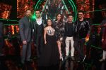 Ranveer Singh, Sara Ali Khan, Rohit Shetty, Manish Paul, Neha Kakkar At the Promotion of Film SIMMBA On the Sets Of Indian Idol on 13th Dec 2018 (27)_5c121c40f00b4.JPG