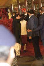 Shah Rukh Khan at Isha Ambani and Anand Piramal_s wedding on 12th Dec 2018 (146)_5c12180d721bb.JPG