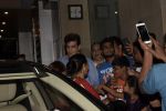 Jeetendra surrounded by fans outside his office on 16th Dec 2018 (1)_5c1892c6f068c.JPG