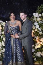 Priyanka Chopra and Nick Jonas at Wedding reception in Mumbai on 19th Dec 2018 (5)_5c1b388f82698.jpg