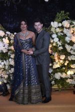 Priyanka Chopra and Nick Jonas at Wedding reception in Mumbai on 19th Dec 2018 (8)_5c1b38c888013.jpg
