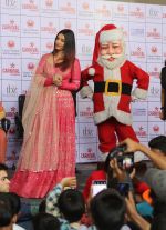 Aishwarya Rai Bachchan celebrates Christmas with Cancer patients in Carnival cinemas in Wadala on 25th Dec 2018 (1)_5c29ce9b9d0d1.jpg