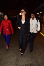 Kangana Ranaut spotted at airport on 2nd Jan 2019 (4)_5c2cc9ea0f031.jpg