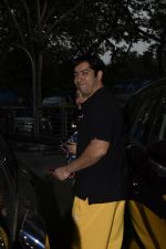 Rohit Dhawan & wife spotted at pvr juhu on 30th Dec 2018 (1)_5c2c745cf3e0a.JPG
