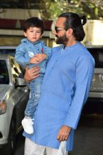 Saif Ali Khan attends the christmas brunch at Shashi Kapoor's house in juhu on 25th Dec 2018