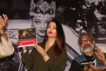Aishwarya Rai Bachchan at the launch of Mumbai Moments Calendar in Press Club Mumbai on 8th Jan 2019 (30)_5c36e858179c9.JPG