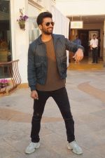 Vicky Kaushal Spotted for Media Interview of film URI on 7th Jan 2019 (68)_5c383a242f702.JPG