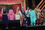 Asha Parekh, Zeenat Aman, Sara Ali Khan, Waheeda Rehman, Jaya Prada, Saroj Khan, Helen At The Red Carpet Of Marathi Tarka on 14th Jan 2019 (45)_5c3edab024b24.JPG