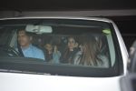 Malaika Arora Khan, Kareena Kapoor, Karisma Kapoor spotted at Karan Johar_s house in bandra on 16th Jan 2018 (37)_5c41878035438.JPG
