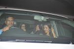 Malaika Arora Khan, Kareena Kapoor, Karisma Kapoor spotted at Karan Johar_s house in bandra on 16th Jan 2018 (39)_5c418783c0a80.JPG