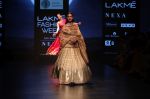 Aditi Rao Hydari walk the ramp for Latha Sailesh Singhania Show at Lakme Fashion Week 2019  on 3rd Feb 2019  (30)_5c593eb48efd2.jpg