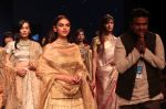 Aditi Rao Hydari walk the ramp for Latha Sailesh Singhania Show at Lakme Fashion Week 2019  on 3rd Feb 2019  (39)_5c593ec586939.jpg