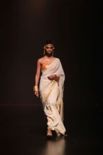 Model Walk the Ramp for on Day 2 at Lakme Fashion Week 2019 on 2nd Feb 2019 (29)_5c5939473c335.jpg