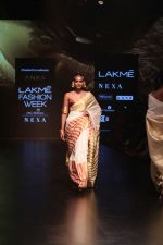 Model Walk the Ramp for on Day 2 at Lakme Fashion Week 2019 on 2nd Feb 2019 (42)_5c59395c84e4c.jpg