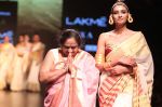 Model Walk the Ramp for on Day 2 at Lakme Fashion Week 2019 on 2nd Feb 2019 (47)_5c5939640e559.jpg