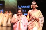 Model Walk the Ramp for on Day 2 at Lakme Fashion Week 2019 on 2nd Feb 2019 (48)_5c593965974d4.jpg