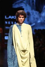 Model Walk the Ramp for on Day 2 at Lakme Fashion Week 2019 on 2nd Feb 2019 (57)_5c59397483f63.jpg