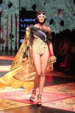 Model walk the Ramp for Shivan and Narresh at Lakme Fashion Week 2019 on 3rd Feb 2019 (30)_5c593c482fdd6.jpg