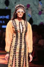 Model walk the Ramp for Shivan and Narresh at Lakme Fashion Week 2019 on 3rd Feb 2019 (33)_5c593c4d2b652.jpg