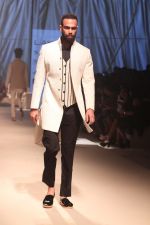 Model walk the ramp for Kunal Rawal at Lakme Fashion Week 2019  on 3rd Feb 2019  (19)_5c593e3dbcaff.jpg