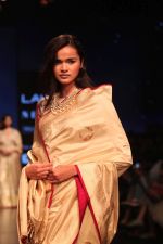 Model walk the ramp for Latha Sailesh Singhania Show at Lakme Fashion Week 2019  on 3rd Feb 2019  (18)_5c593ead43467.jpg