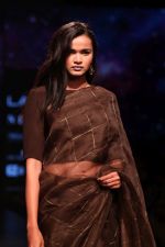Model walk the ramp for Latha Sailesh Singhania Show at Lakme Fashion Week 2019  on 3rd Feb 2019  (25)_5c593eb9ed77a.jpg