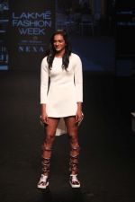 PV Sindhu walk the Ramp on Day 5 at Lakme Fashion Week 2019 on 3rd Feb 2019 (143)_5c593f977414e.jpg