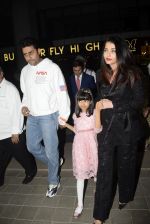 Abhishek Bachchan, Aishwarya Rai Bachchan, Aaradhya Bachchan spotted at bkc post dinner on Abhishek_s birthday on 5th Feb 2019 (48)_5c5a9fa5181a7.JPG