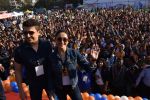 Madhuri Dixit flags off the Half Marathon with over 4000 plus mumbaikars for fitter mumbai on 11th Feb 2019